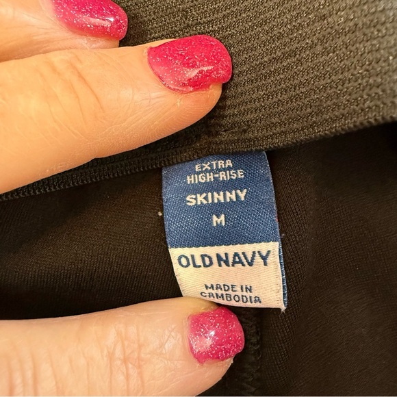 Old Navy extra high rise skinny size medium Classic Black Leggings - Picture 3 of 7